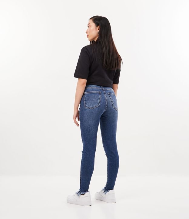 Pantalón Skinny Jeans con Cintura Alta Desgastes y Terminación Deshilachada Azul 3