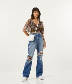 Calça Anos 90 Jeans com Cintura Alta e Puídos