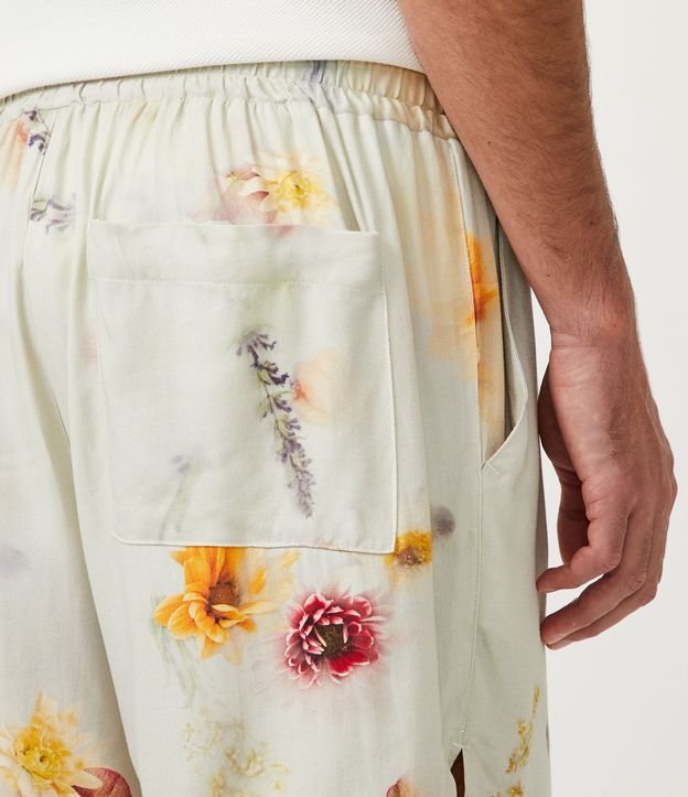 Bermuda Boardshort em Viscose com Estampa Floral Branco 6