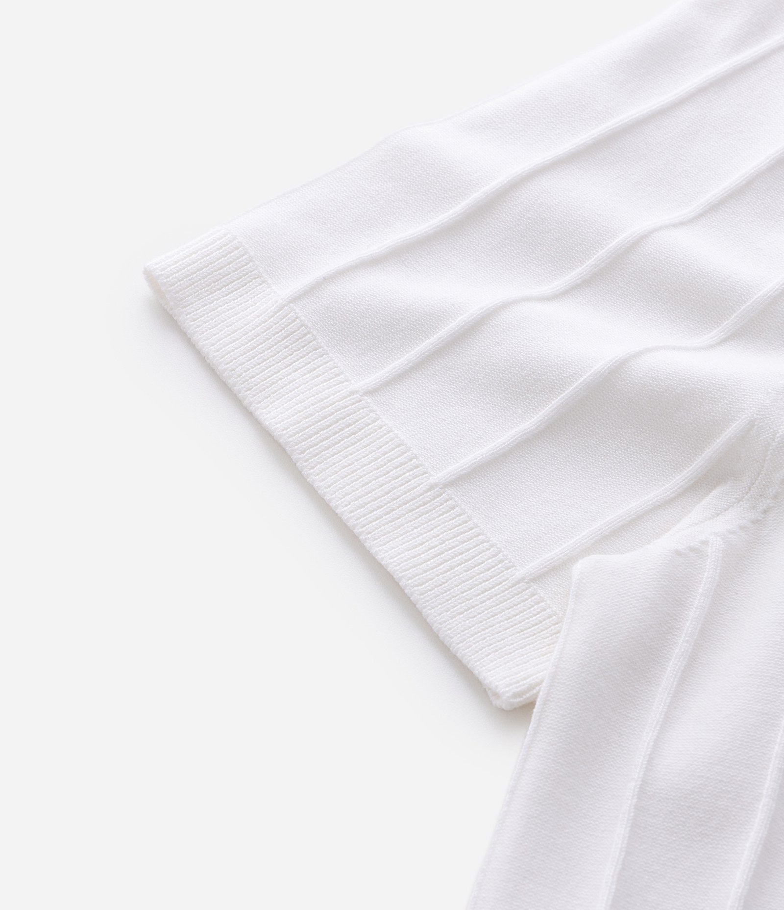 Camiseta Slim em Tricô com Relevos Verticais Off White 12