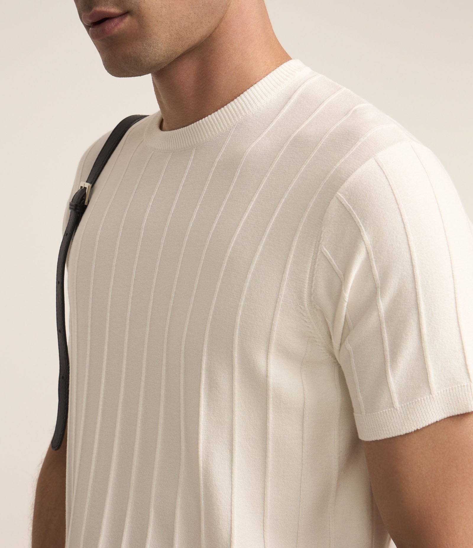 Camiseta Slim em Viscose com Textura de Listras e Manga Curta Off White 6