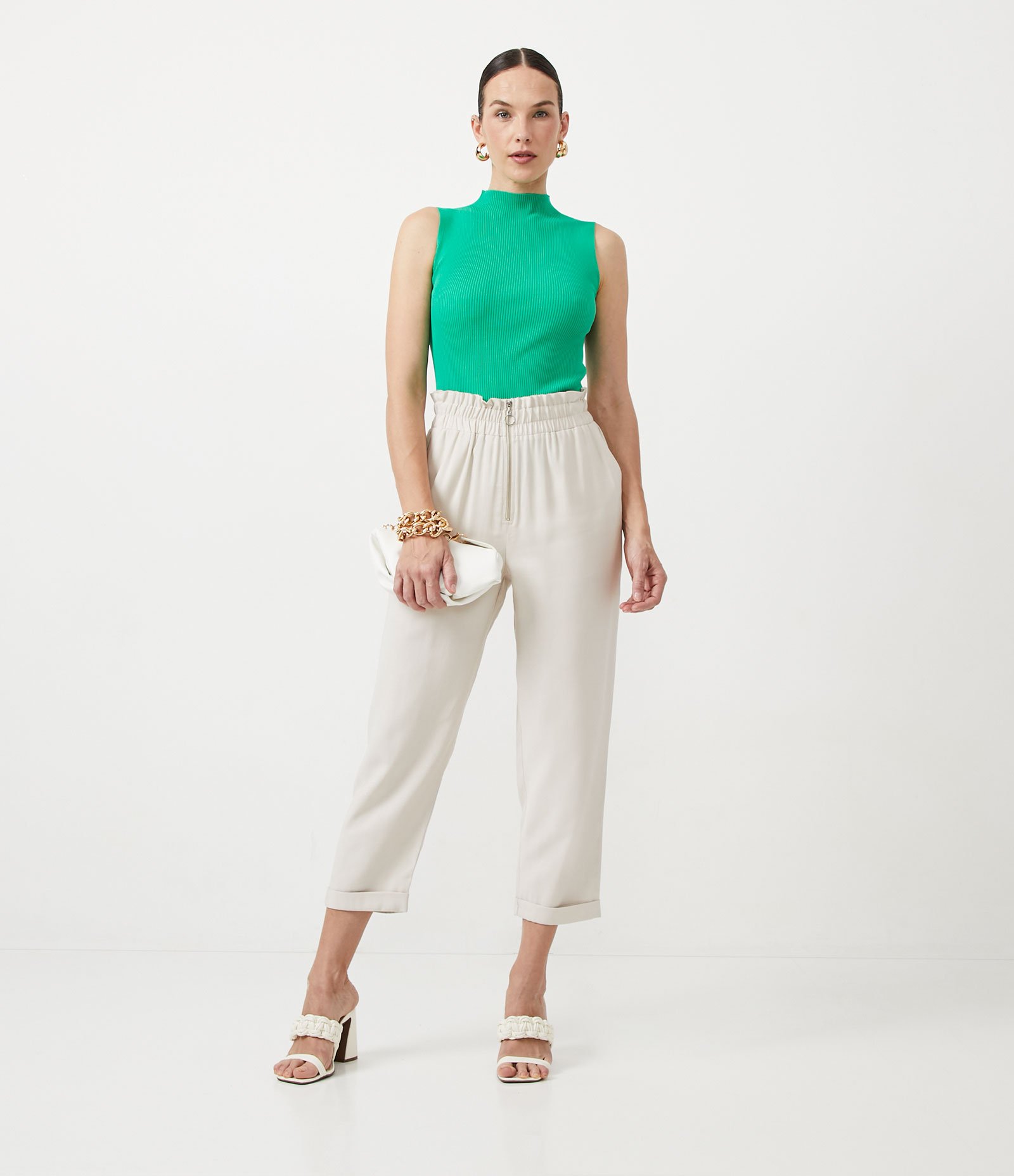 Blusa Regata Básica em Tricô com Gola Alta 2