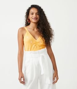 Blusa Regata Cropped com Bordado e Detalhe Puxado