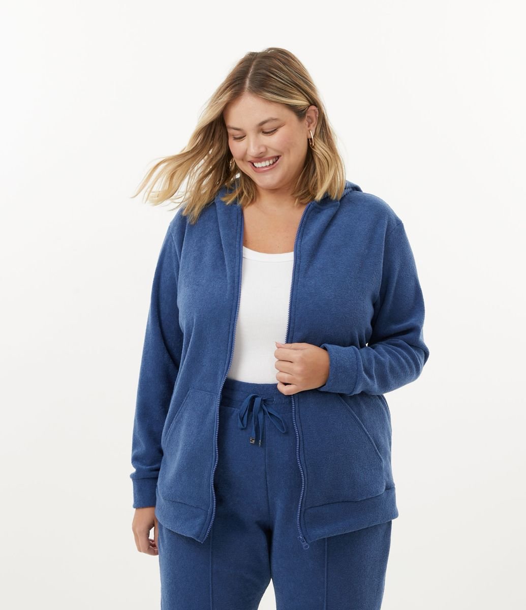Jaqueta em Plush com Capuz e Bolso Canguru Curve & Plus Size é boa?
