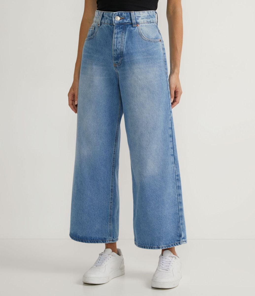 Calça Pantacourt Jeans com Puídos e Pences Azul