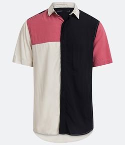 Camisa em Viscose com Recortes Color Block