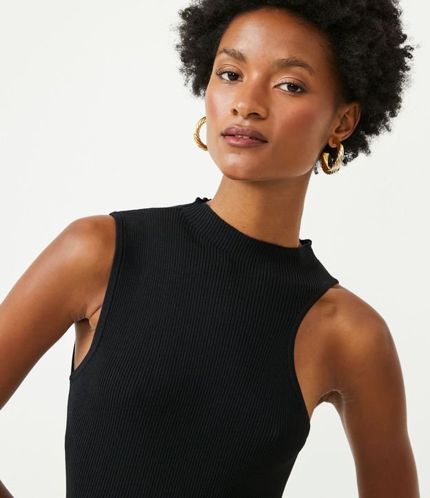 Musculosa de Punto con Recorte Cutout Negro 4