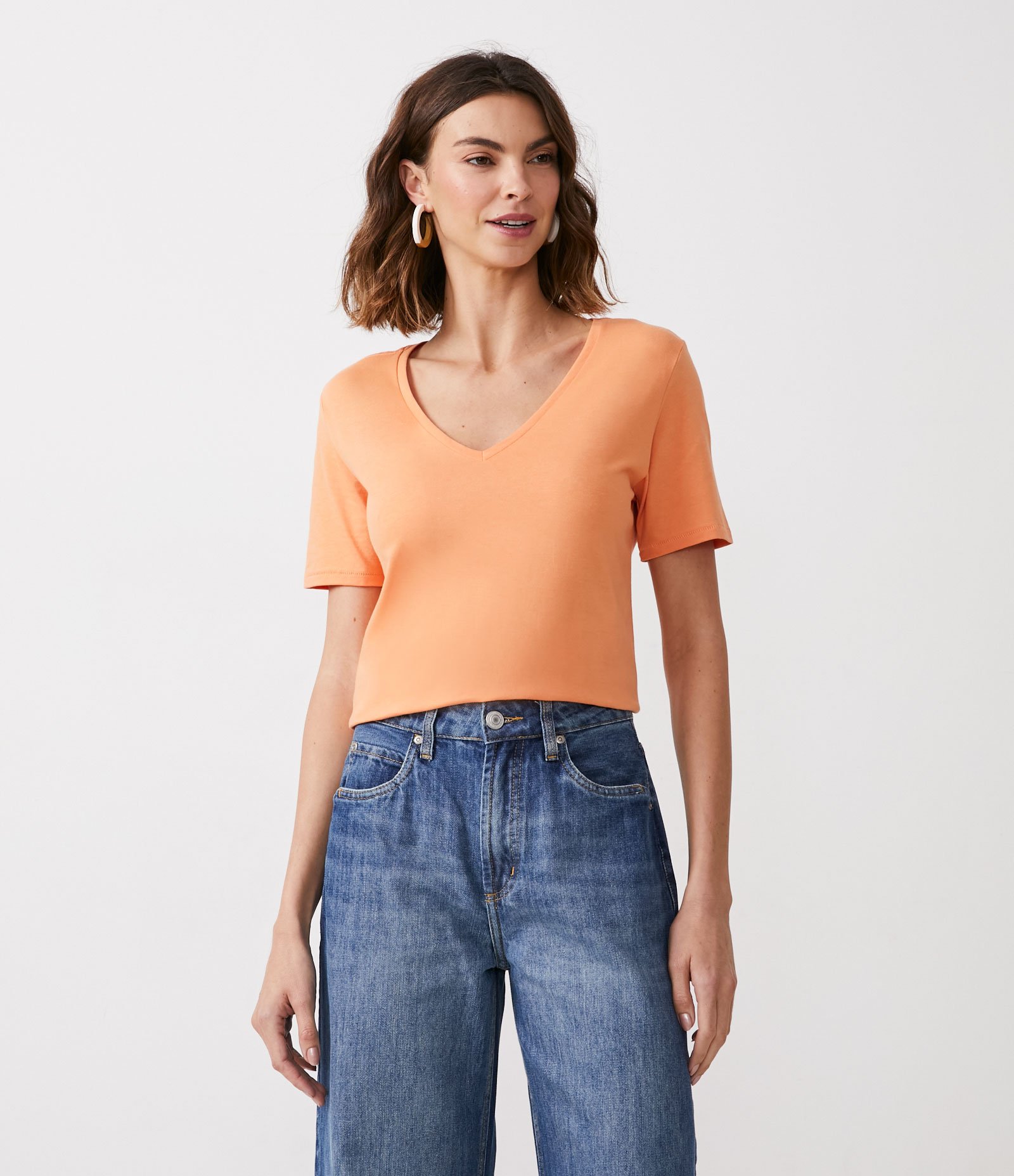Blusa Básica em Algodão Peruano com Decote V Laranja Claro 1