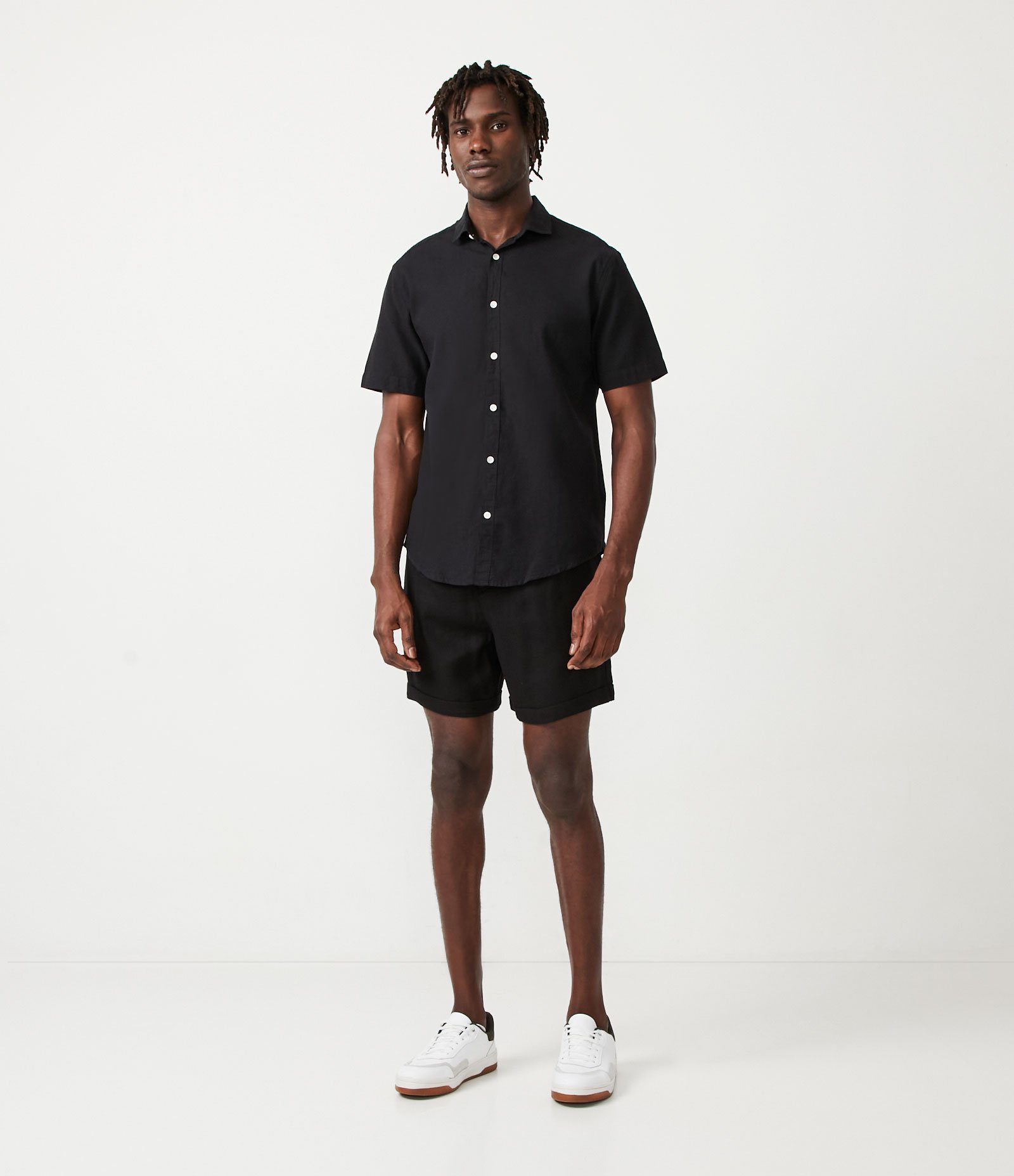 Camisa Comfort Básica em Linho com Manga Curta 2