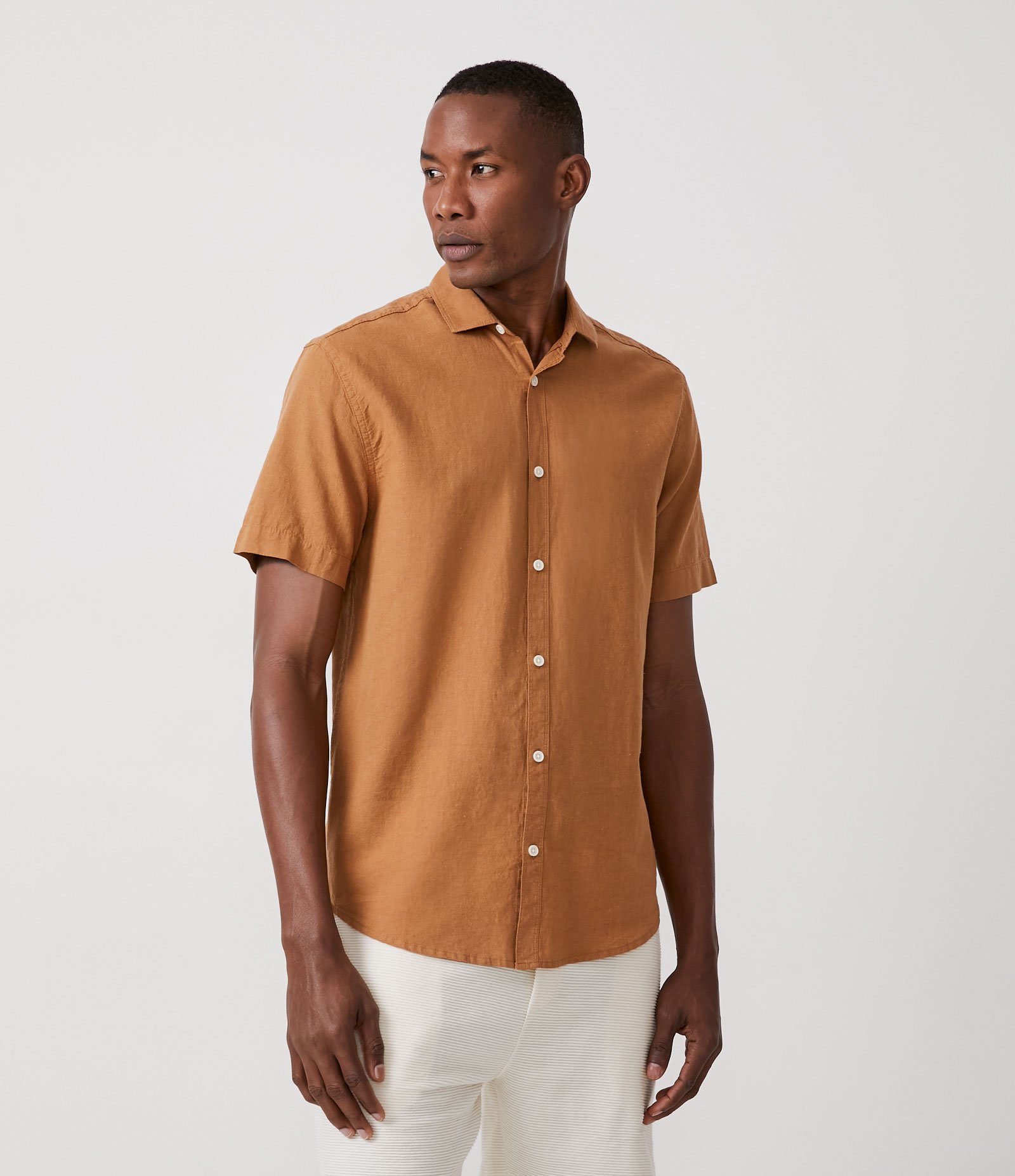 Camisa Comfort Básica em Linho com Manga Curta 1