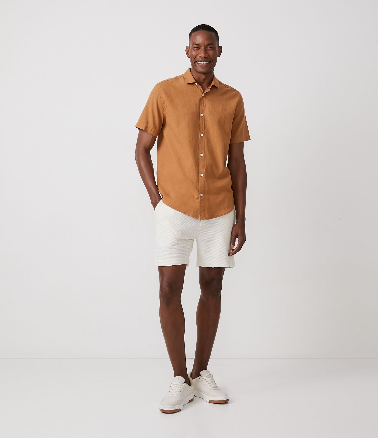 Camisa Comfort Básica em Linho com Manga Curta 2