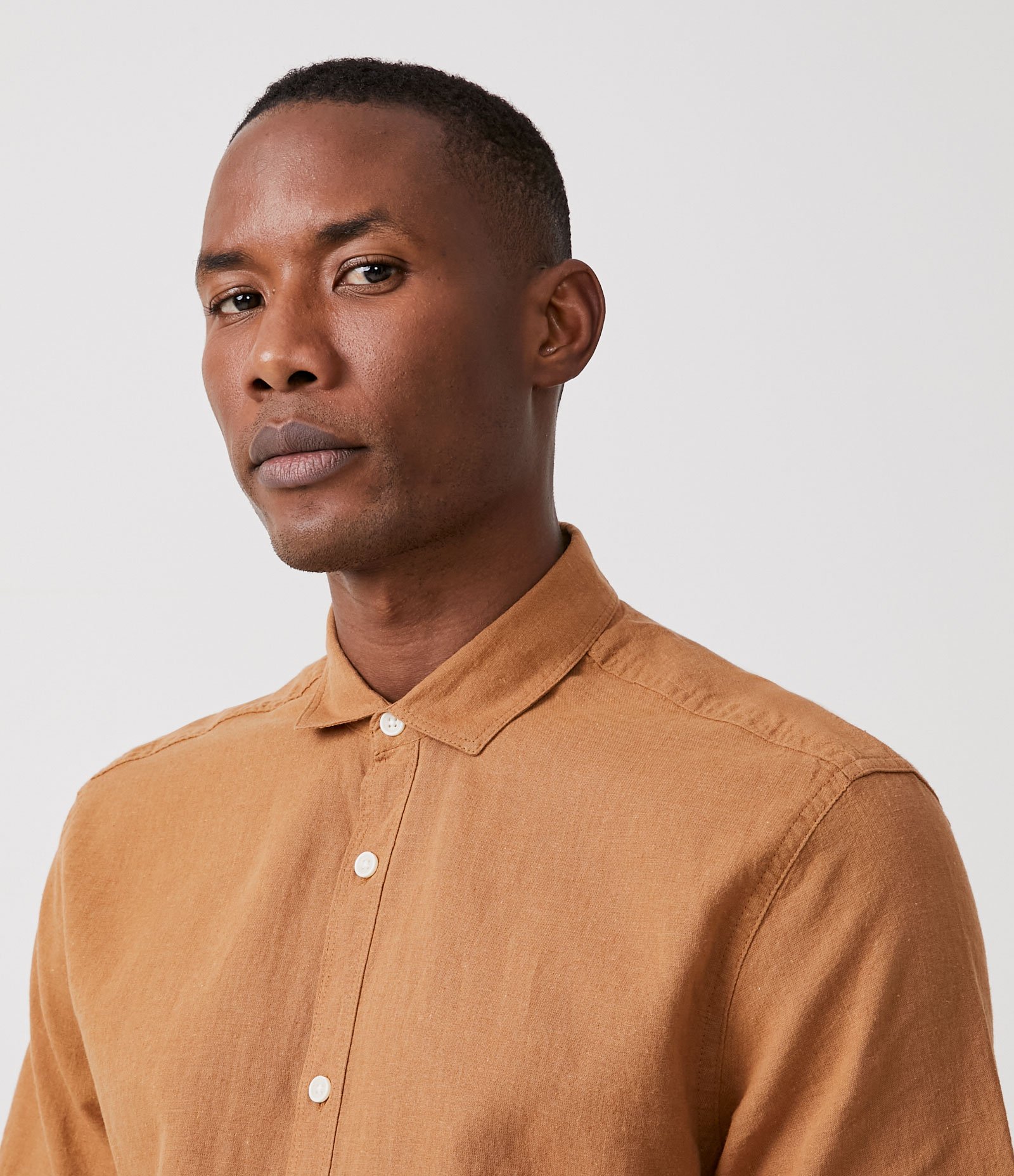 Camisa Comfort Básica em Linho com Manga Curta 4