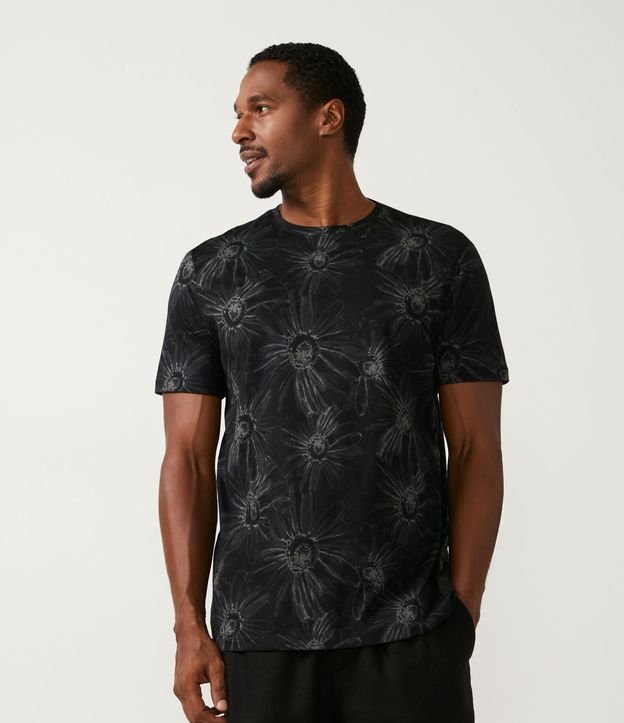 Remera Comfort en Algodón con Estampado Floral Negro 1