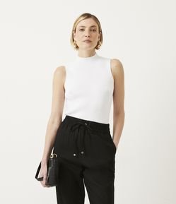 Blusa Regata Básica em Tricô com Gola Alta