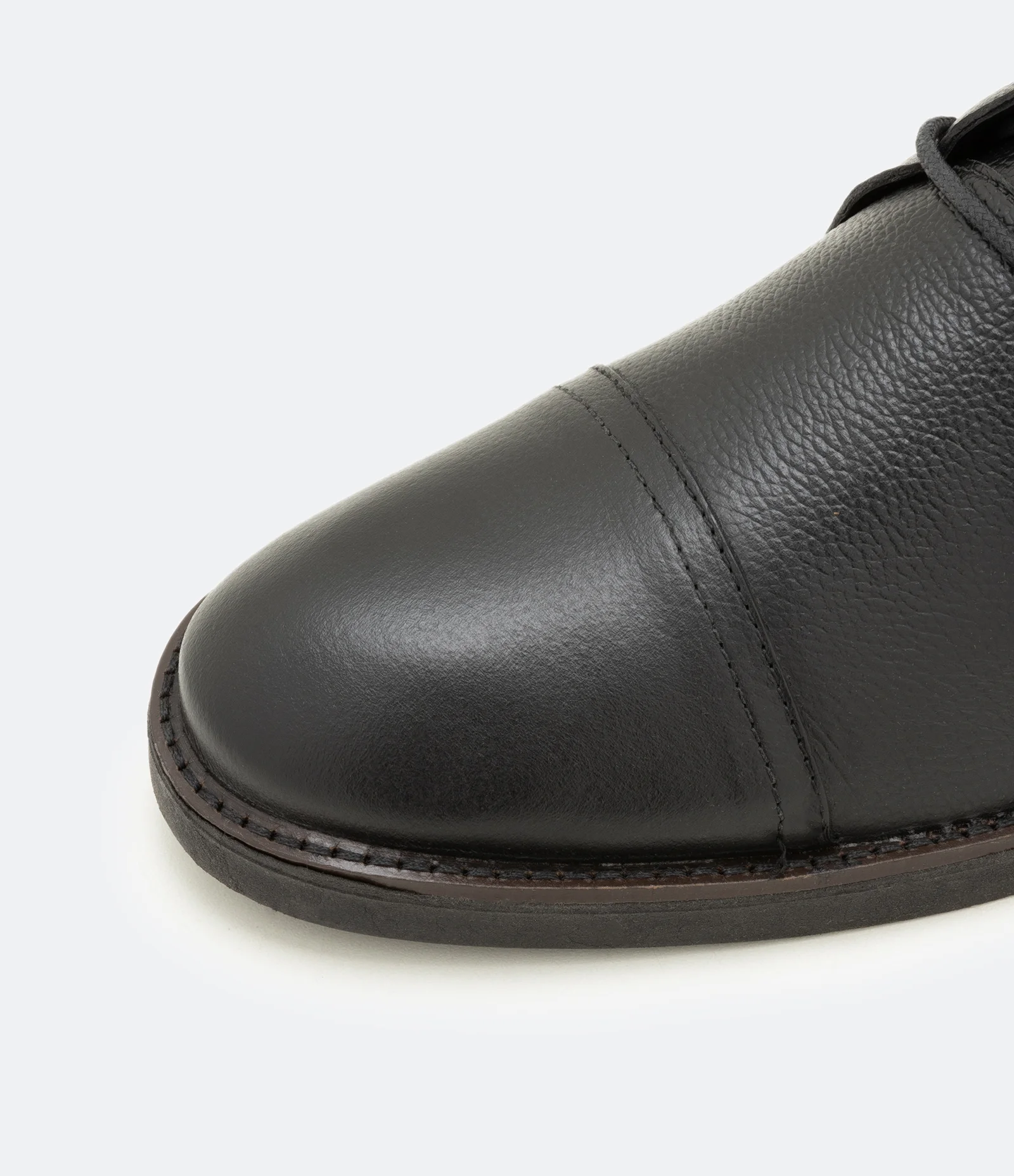 Bota Desert em Couro com Cano Médio Preto 2