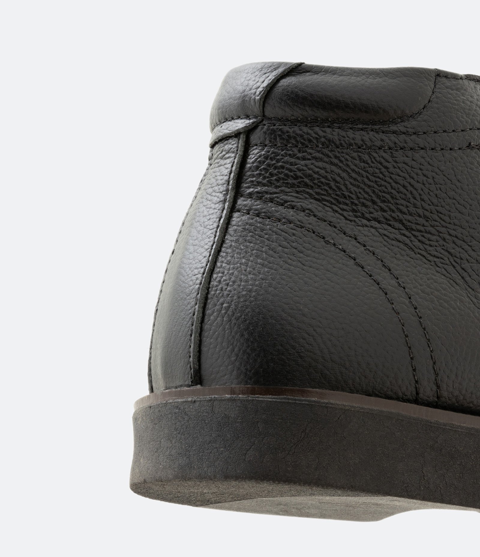 Bota Desert em Couro com Cano Médio Preto 4