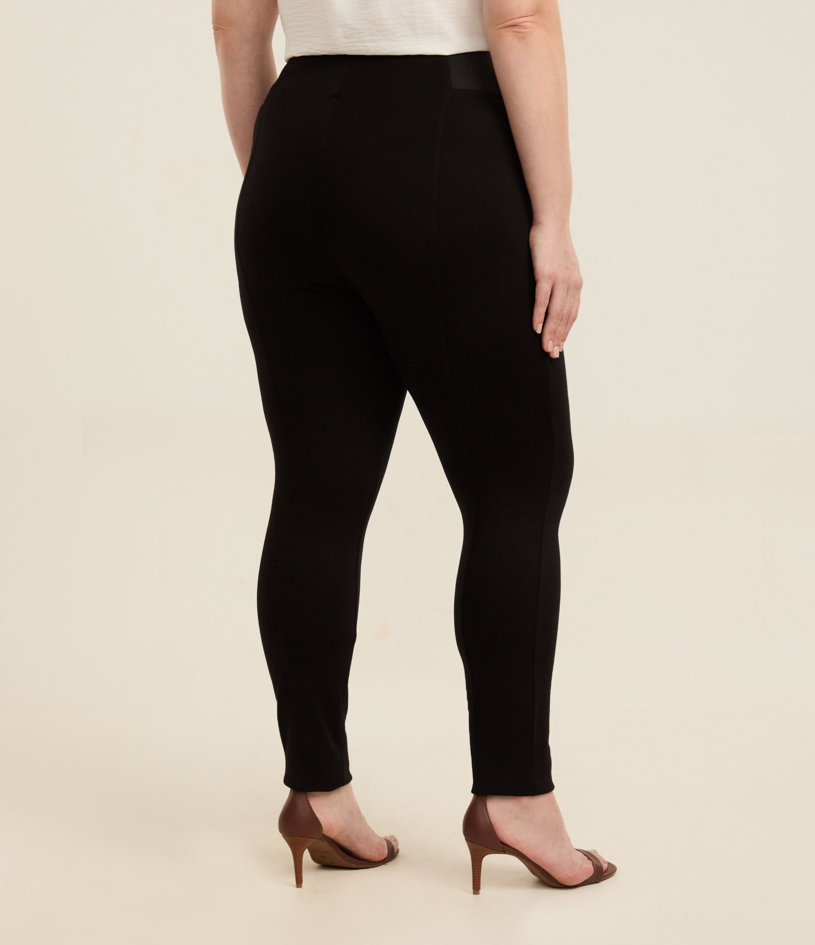 Calça Legging em Viscose com Elástico no Cós Curve & Plus Size Preto 4