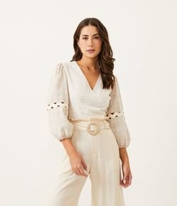 Blusa em Viscolinho Xadrez com Transpasse Frontal