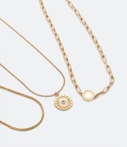 Colar Camadas em Metal com Pingente de Medalha e Pérola
