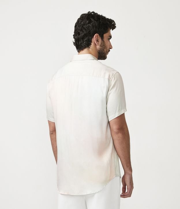 Camisa Slim en Viscosa Texturizada con Efecto Degradado Rosado 3