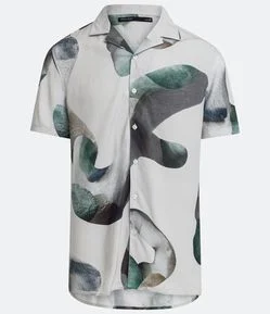 Camisa em Viscose com Estampa Abstrata