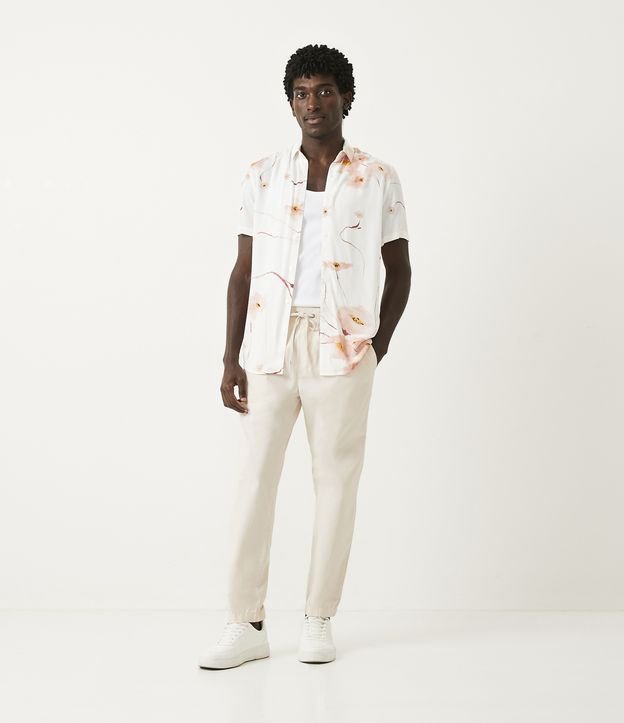 Camisa Slim en Viscosa con Estampado Floral Blanco 2