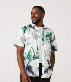 Camisa Comfort em Linho com Estampa Tropical