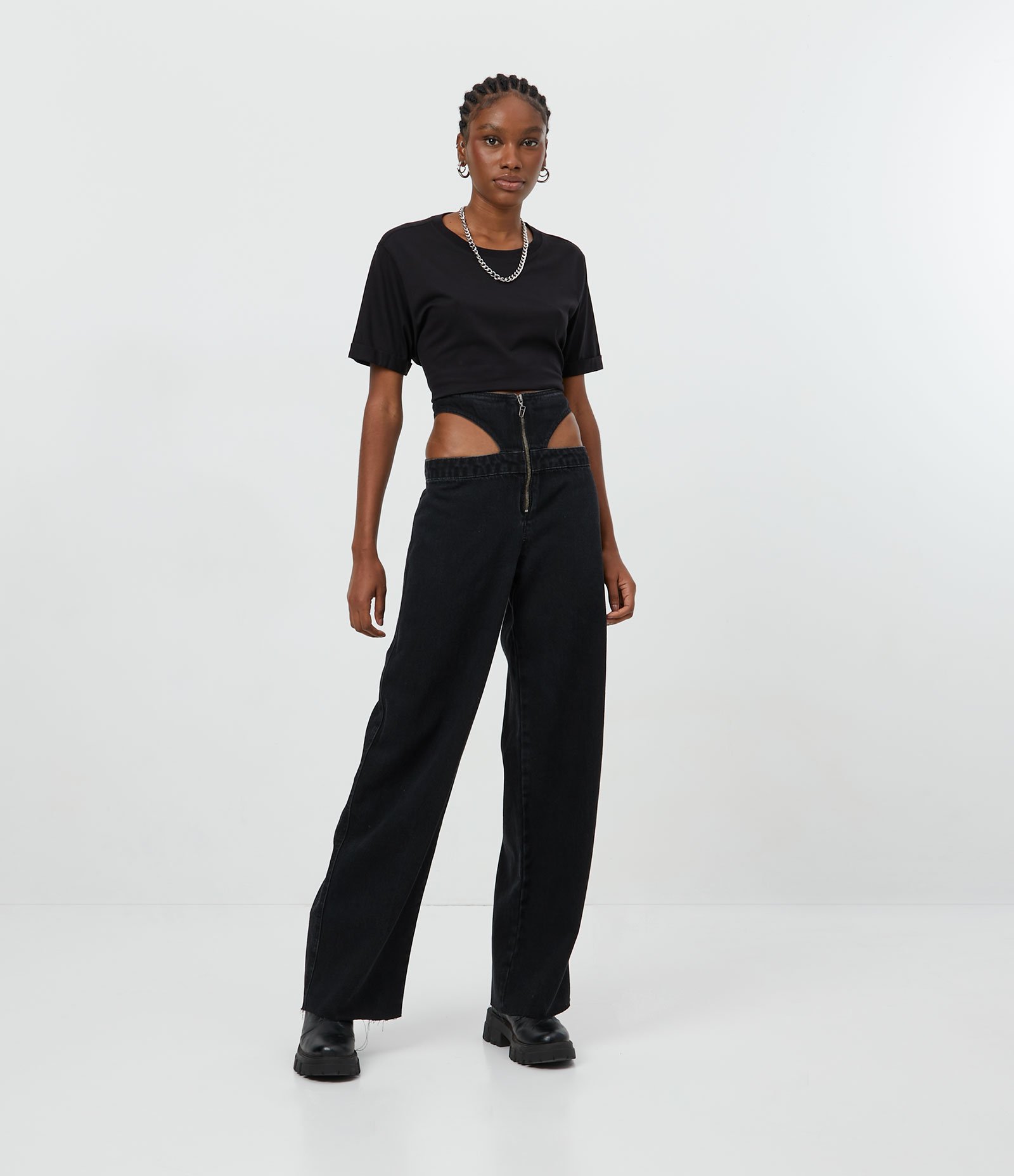 Calça Anos 90 Jeans com Detalhe Asa Delta e Zíper Frontal Preto 1