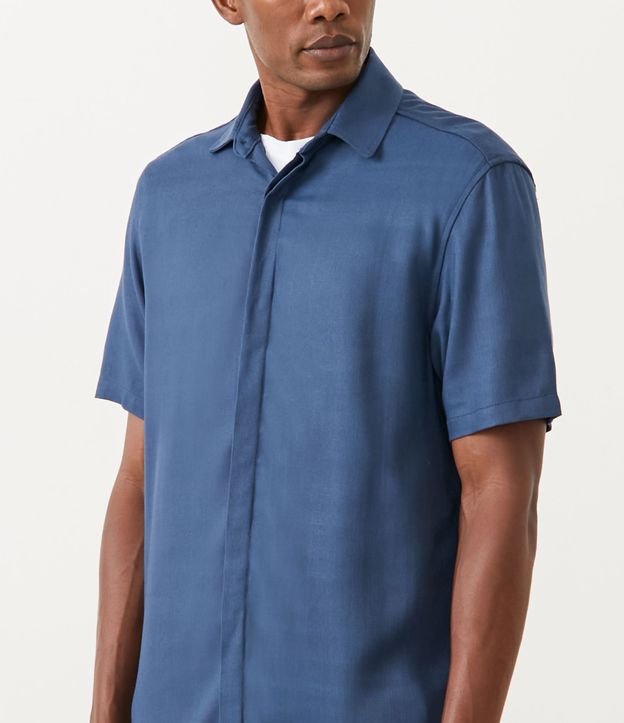 Camisa Manga Curta em Viscose com Textura Rústica Azul 4