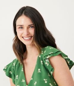 Blusa em Viscolinho com Babados e Estampa de Frutinhas