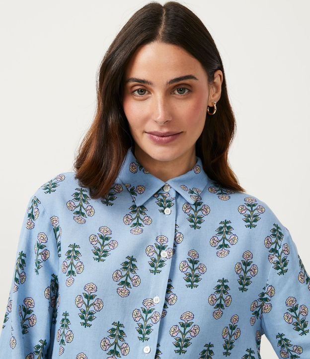 Camisa en Viscolino con Estampado Floral Azul 4