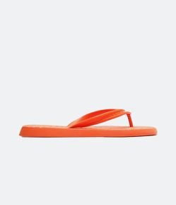 Chinelo com Tiras e Bico Redondo Brizza