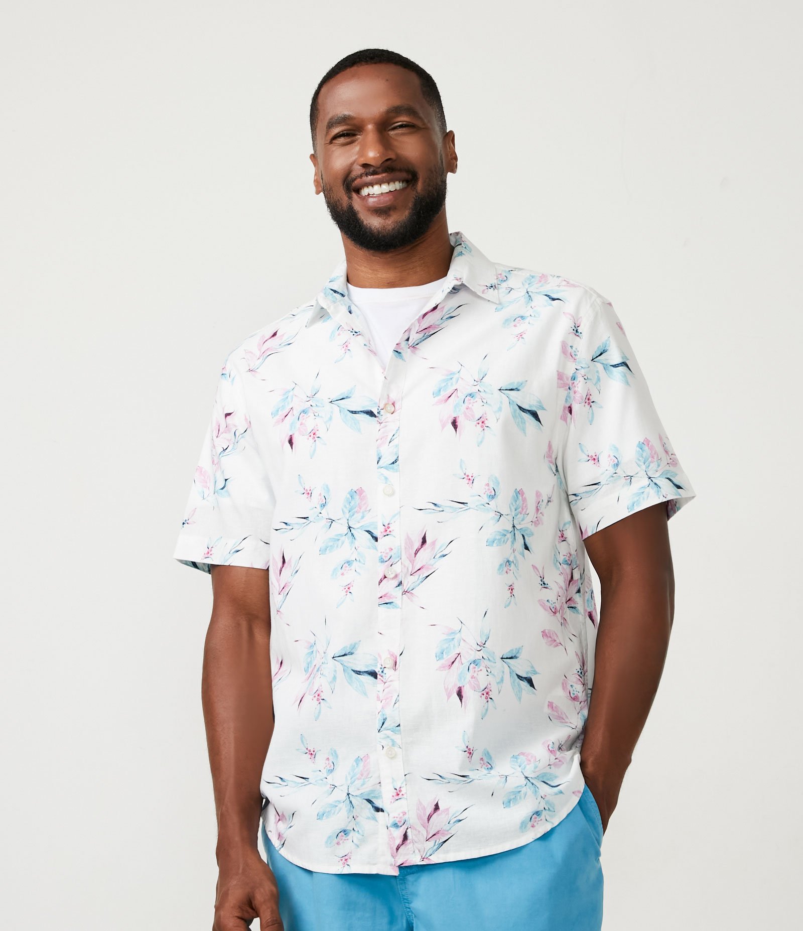 Camisa Comfort em Linho com Estampa Floral Bege 1