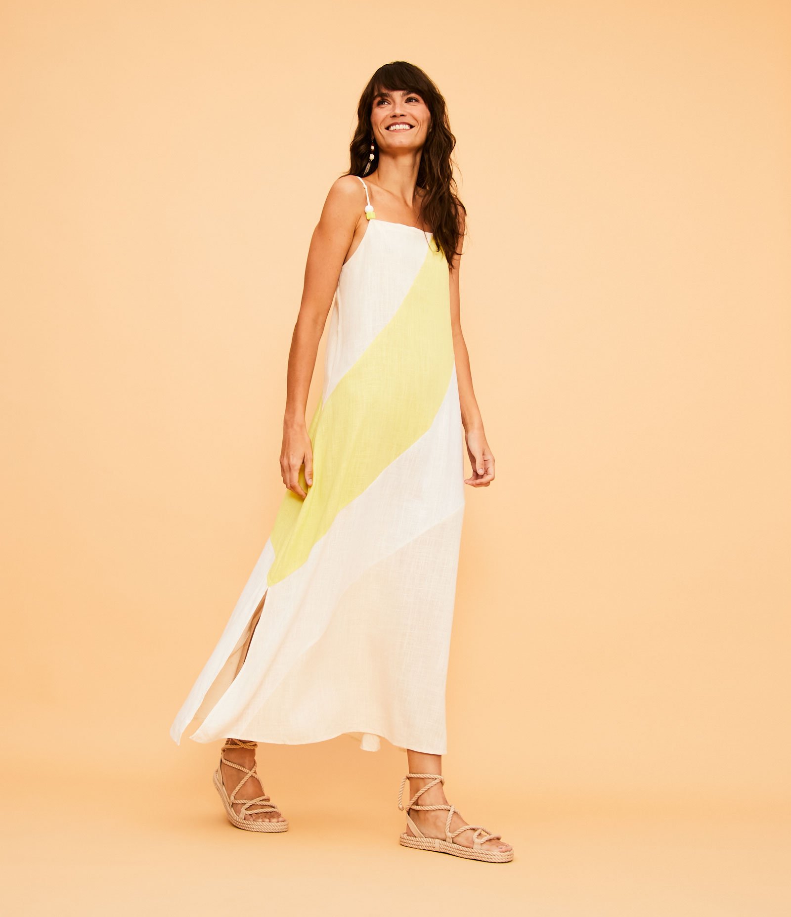 Vestido Midi em Viscolinho em Bloco de Cor e Detalhe de Miçanga Amarelo 1