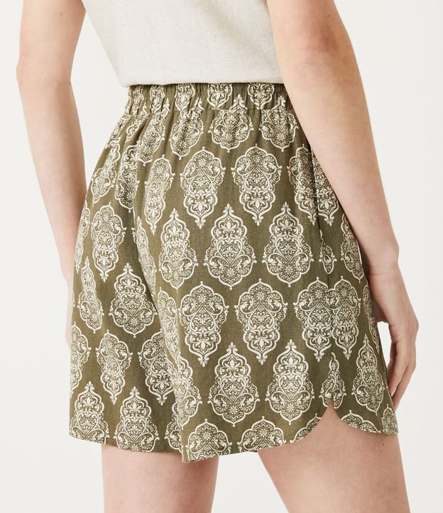 Short en Viscolino con Estampado Étnico Verde 3