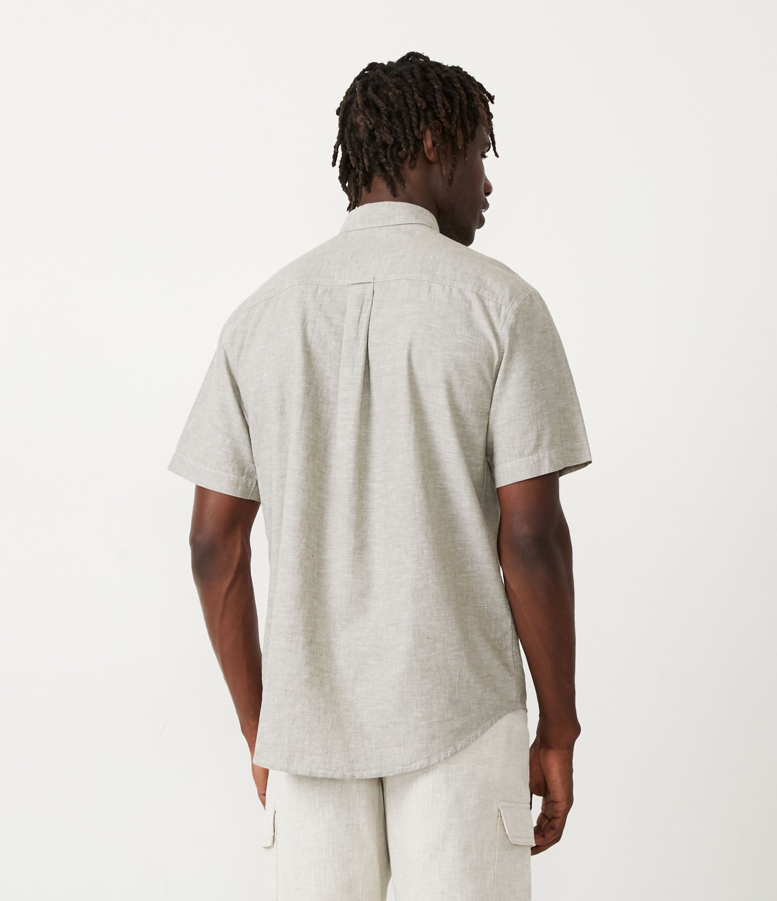 Camisa Comfort em Linho com Manga Curta Cinza 3