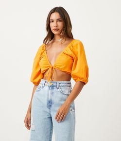 Blusa Cropped em Algodão Texturizado com Manga Bufante