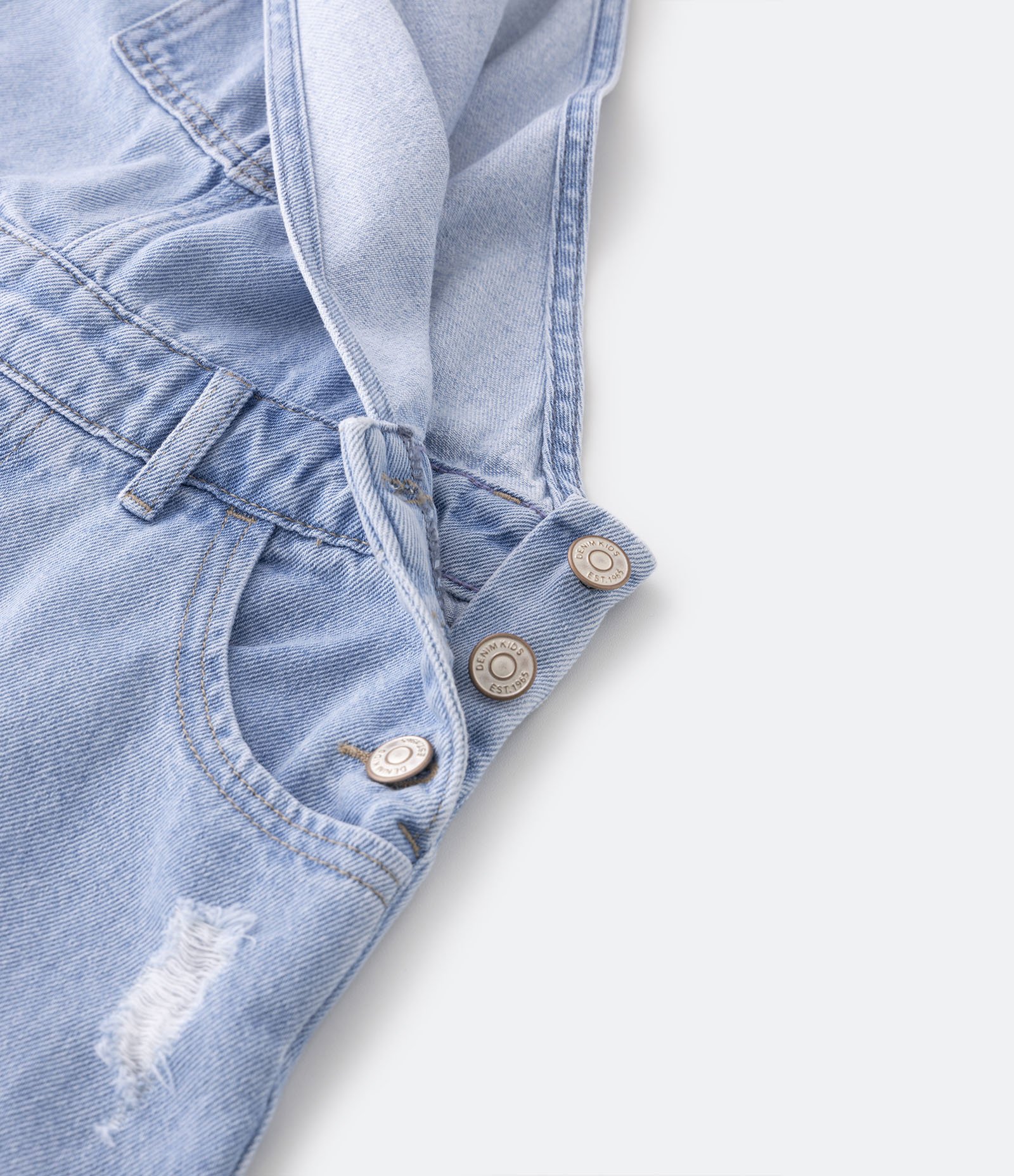 Jardineira Wide Leg Infantil em Jeans com Puídos - Tam 5 a 14 anos Azul 4