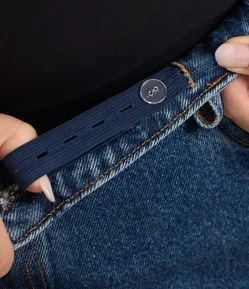 Calça Mom em Jeans Estonado Curve & Plus Size