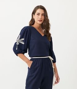 Blusa Bata em Viscolinho com Bordado na Manga