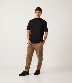 Calça Jogger em Moletom com Bolsos Cargo