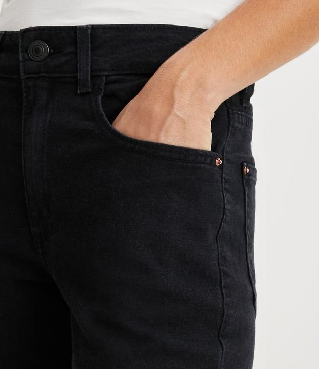 Calça Reta Jeans com Cintura Média Preto 4
