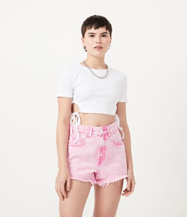 Blusa Cropped em Ribana com Manga Curta e Amarração na Lateral