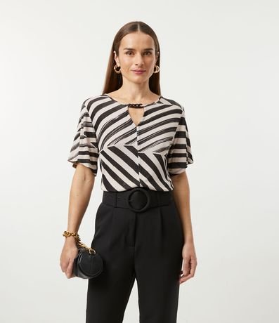 Blusa em Tricô com Estampa Listrada e Corrente no Decote Menor preço em Blusa em Tricô com Estampa Listrada e Corrente no Decote