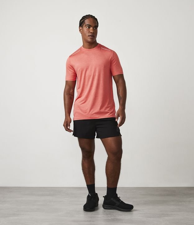 Camiseta Esportiva Básica em Dry Fit com Detalhes Refletivos Rosa Cloral 2
