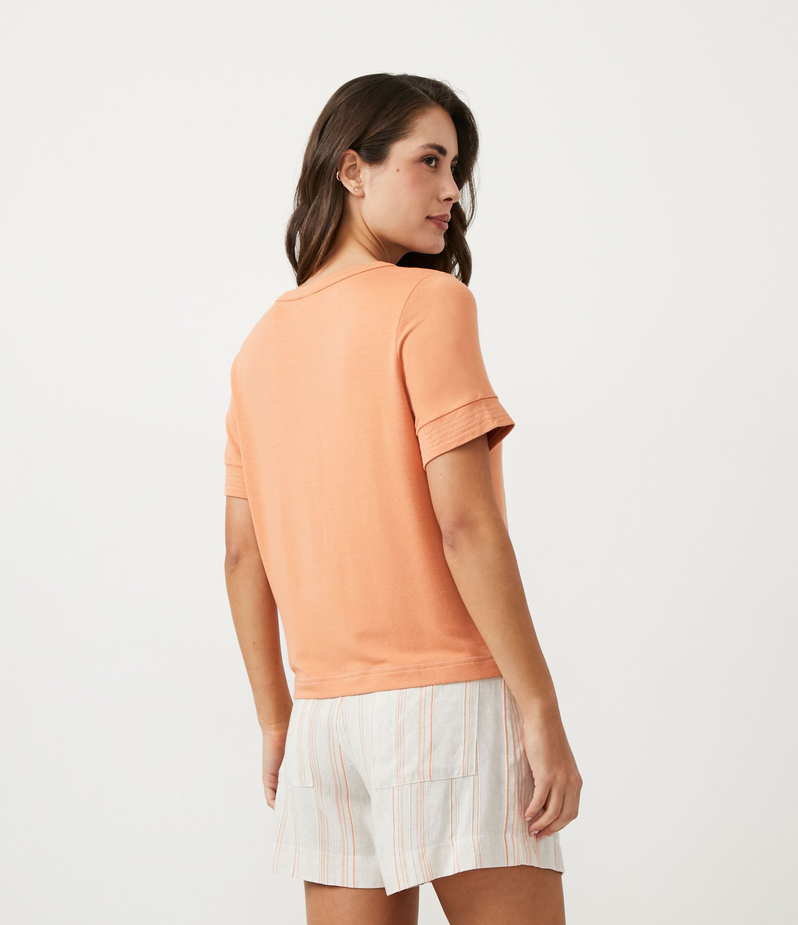 Camiseta em Viscose com Recortes 3