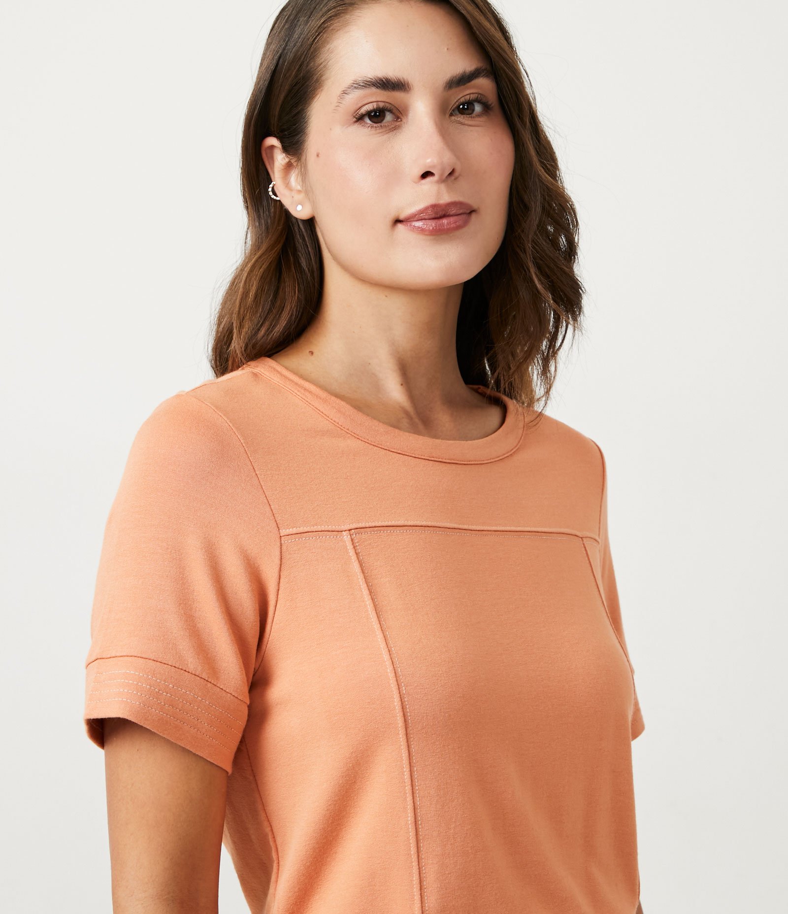 Camiseta em Viscose com Recortes 4