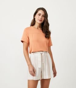 Camiseta em Viscose com Recortes