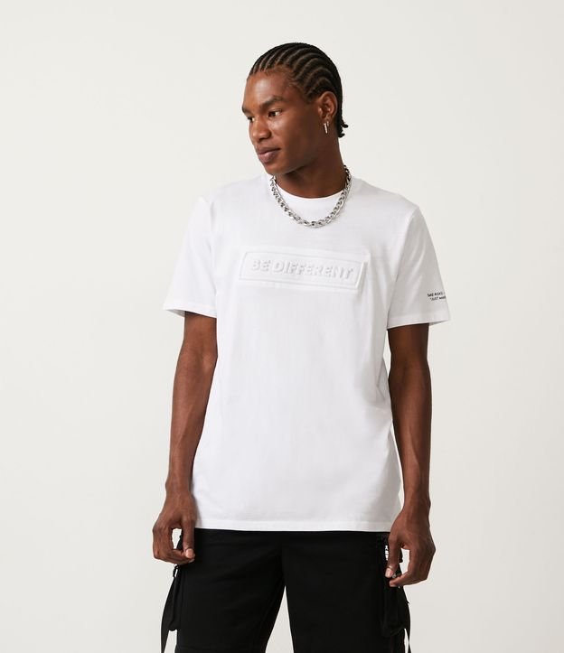 Camiseta em Algodão com Estampa Be Different - Cor: Branco - Tamanho: M