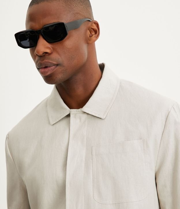 Jaqueta Overshirt em Linho com Bolsos Frontais Bege 5